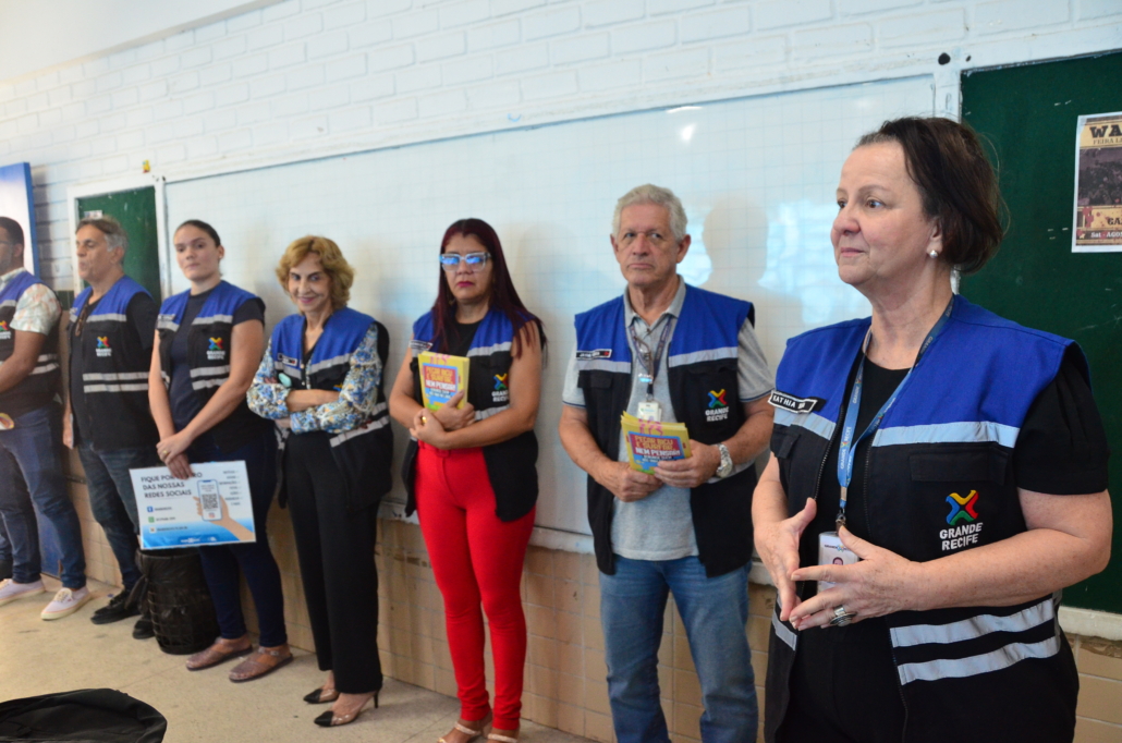 Equipe de educação e fiscalização do Consórcio de Transporte Metropolitano 
