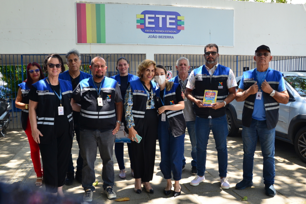 Equipe de educação e fiscalização do Consórcio de Transporte Metropolitano